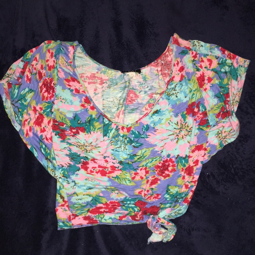 deb Woman floral crop top u neck